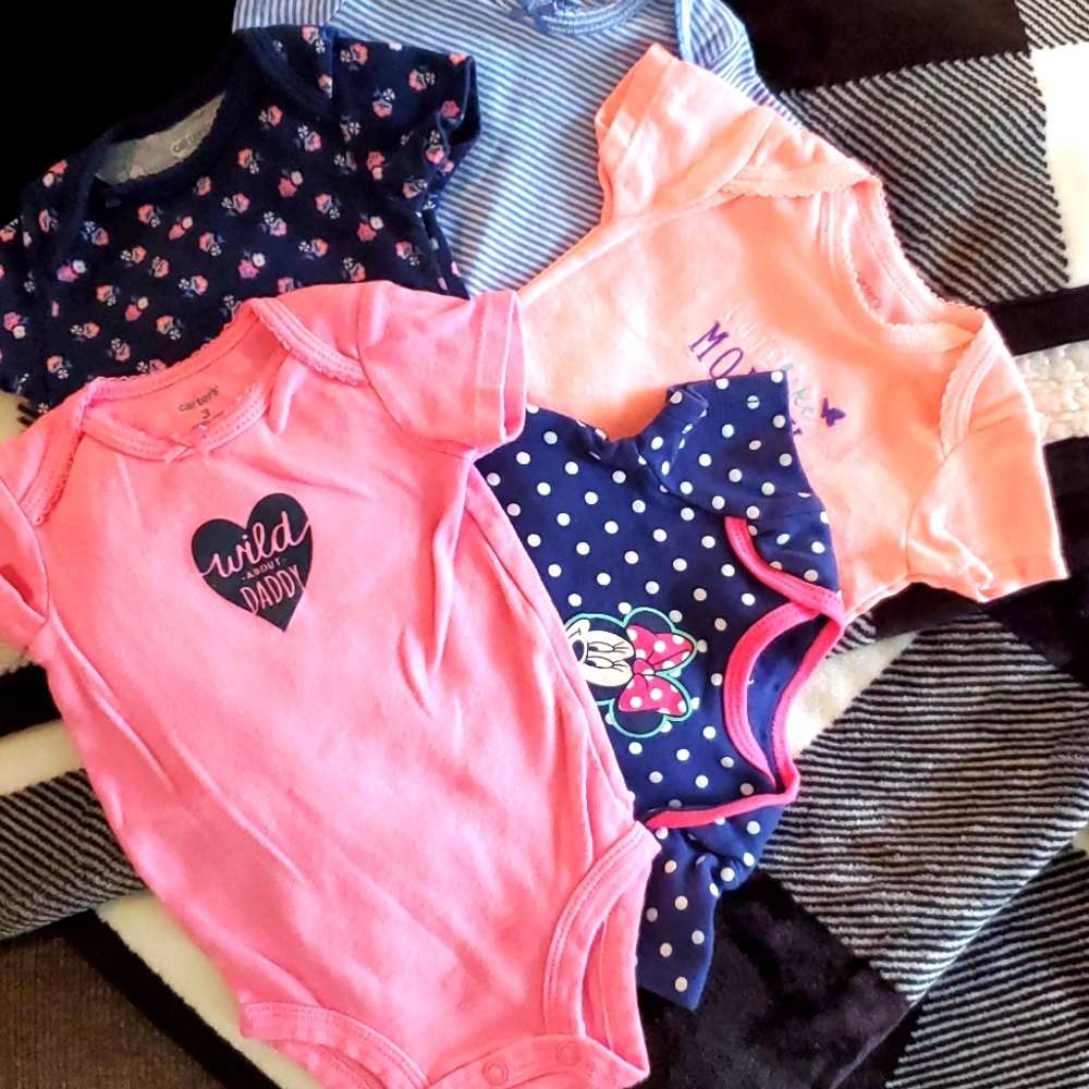 Bundle Baby onesies size 3 month